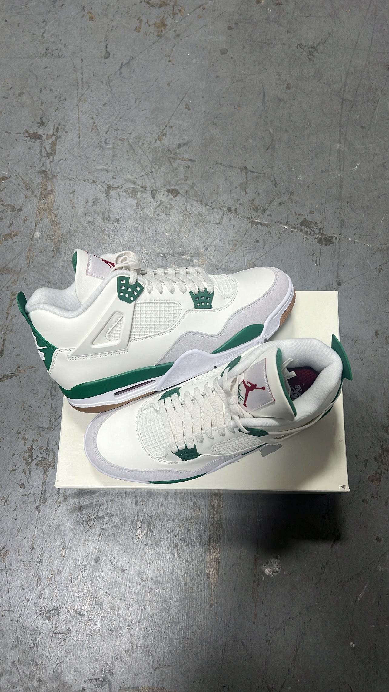 Air Jordan 4 SB Pine Green