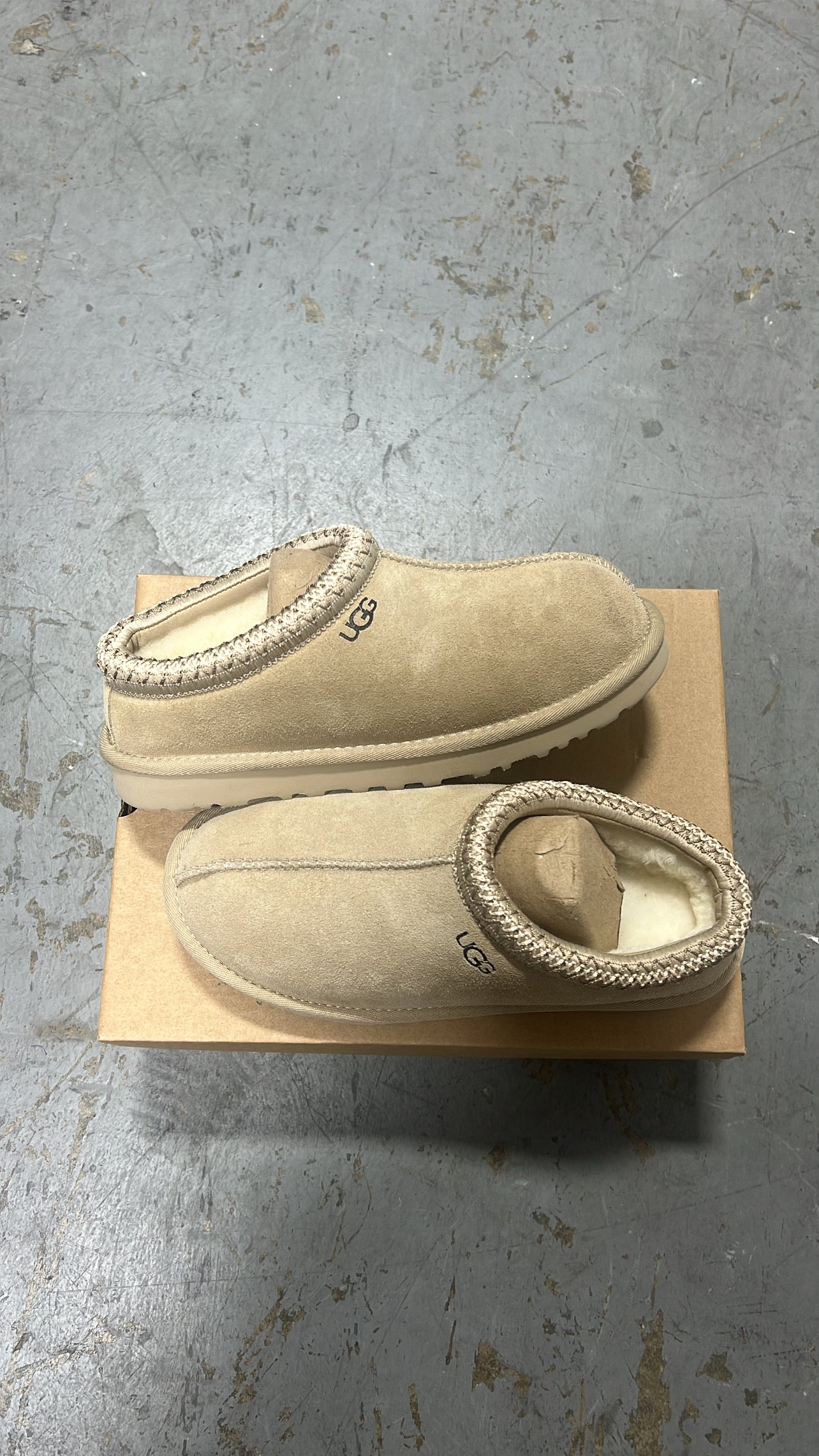 Ugg Tazman Slippers Sand